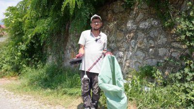 Düzce Belediyesi Temizlik İşleri Müdürlüğünde görevli personel Fatih Cesur, sabah