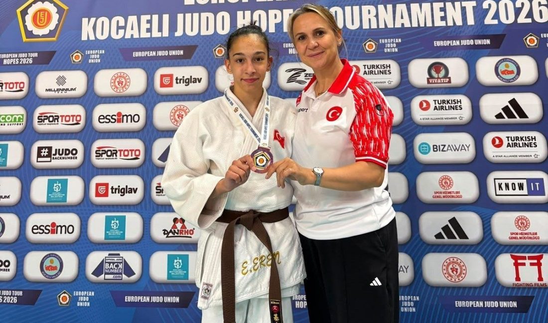 DÜZCE (İHA) – Düzce Sporcu Eğitim Merkezi sporcusu Erva Eren,