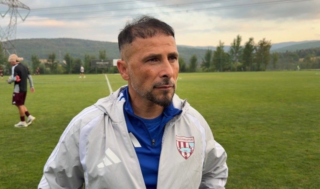 Ertuğrul Arslan: “Aramıza katmayı düşündüğümüz 3-4 oyuncu var” Bandırmaspor Teknik Direktörü Ertuğrul Arslan, 3-4 transfer yapmayı planladıklarını söyledi.