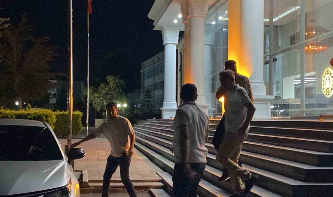 Eski Akçakoca Belediye Başkanı Fikret Albayrak yeniden tutuklandı “İrtikap” soruşturması kapsamında tutuklanan ve Akçakoca Belediye Başkanlığı görevinden uzaklaştırılan