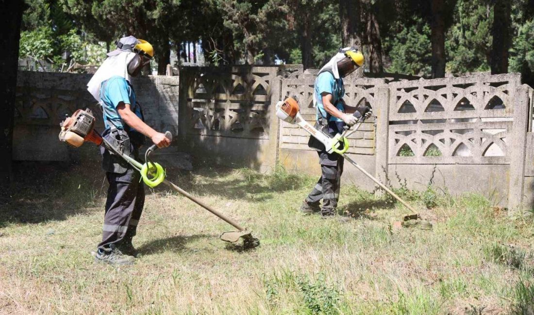 Gebze’de belediye ekiplerince mezarlık ve şehitliklerde genel bakım ile çevre