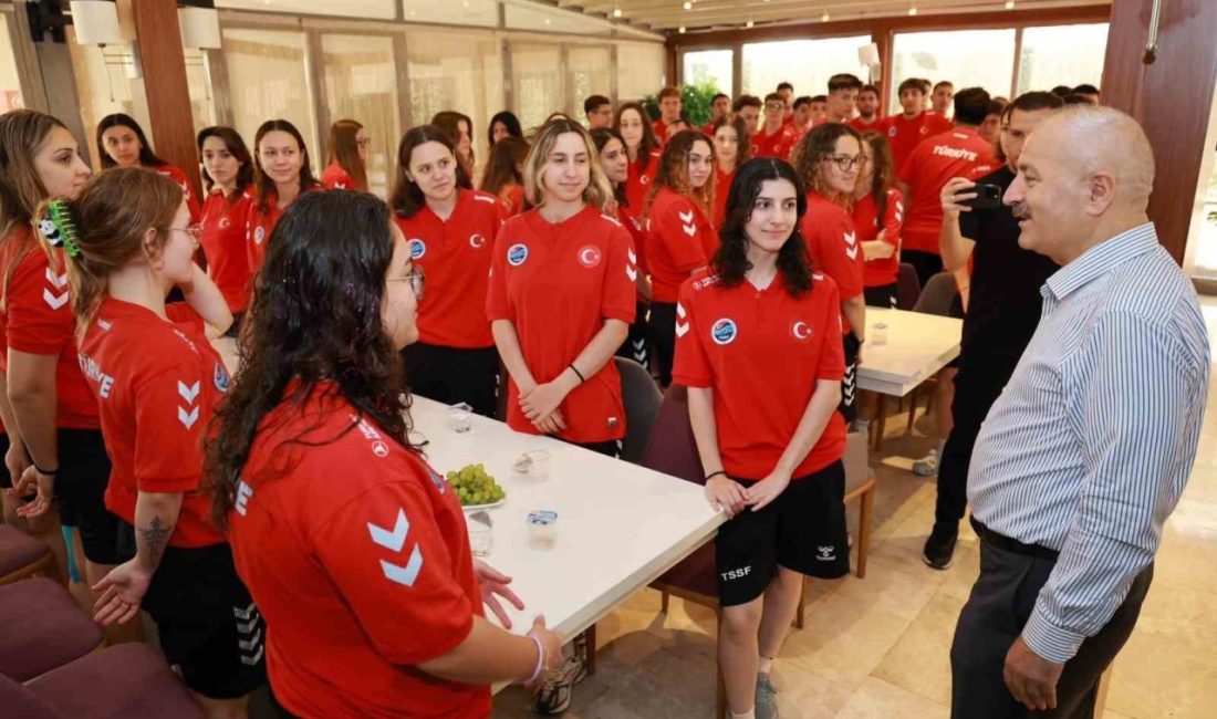 Gebze’de düzenlenen Sualtı Hokeyi Dünya Şampiyonası’nda mücadele edecek milli takım