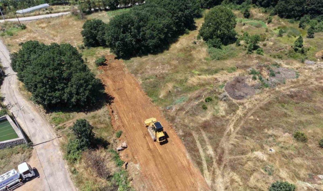 Gebze’de imar uygulamaları tamamlanan bölgelerde başlatılan yol açma çalışmaları sürüyor.
