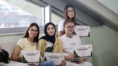 Kartepe’de 16-18 yaş grubu gençlere yönelik düzenlenen Gençlik ve Gelişim