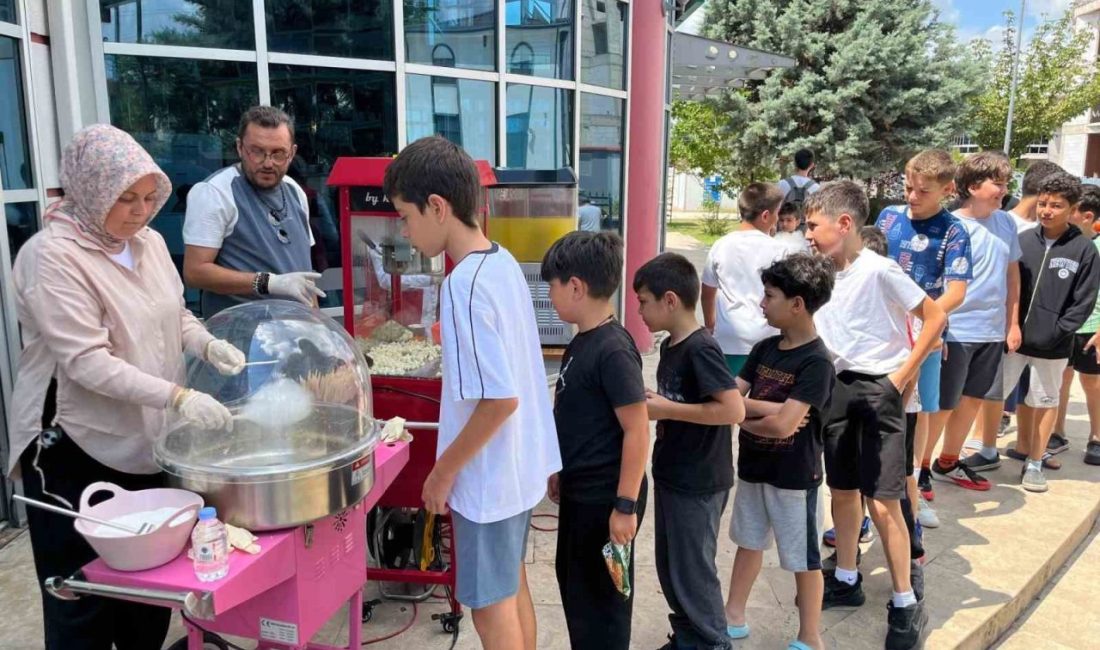 Gençlik Yaz Kulübü’nde eğlence ve eğitim bir arada DÜZCE (İHA) – Gençlik ve Spor Bakanlığı (GSB) tarafından hayata