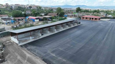 Gölcük’te yapımı sürdürülen Atık Getirme Merkezi’nin inşasında sona yaklaşıldı. Gölcük
