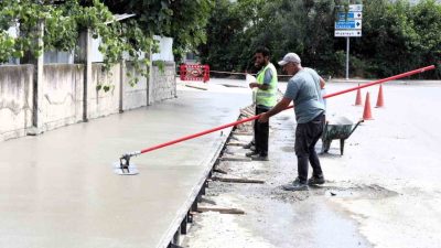 Gölcük Çiftlik Mahallesi’nde altyapının yenilenmesinin ardından başlatılan üstyapı çalışmaları tüm