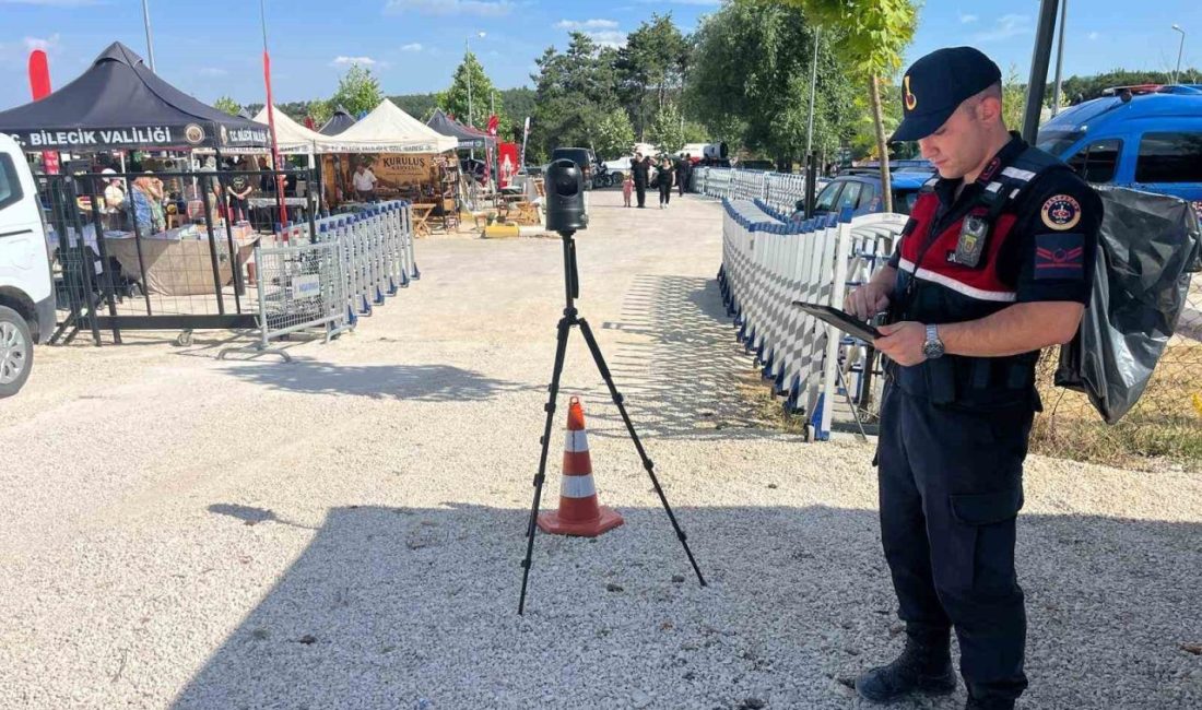 Gölpark Festivali’nde yüz tanıma sistemiyle aranan şahıs yakalandı Bilecik’te Pelitözü Göleti’nde düzenlenen Gölpark Festivali’nde yüz tanıma sistemiyle aranan