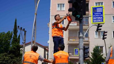 Kocaeli Büyükşehir Belediyesi, kent genelindeki 269 sinyalizasyon kavşağında yaz dönemi