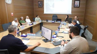Kocaeli Büyükşehir Belediyesi Encümen toplantısında, kurallara uymayan 79 özel halk