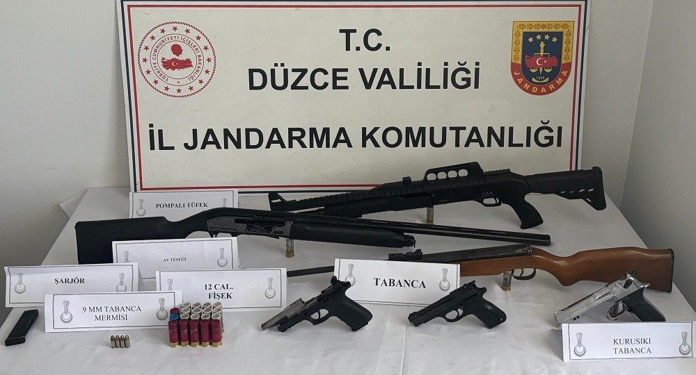 Jandarma olayların yüzde 96’sını aydınlattı DÜZCE(İHA) – Düzce’de jandarma ekipleri tarafından yapılan huzur güven uygulamaları