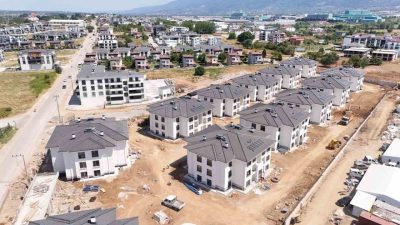Kartepe’de yapımı tamamlanan Kent Konut Evleri’nde teslim için geri sayım