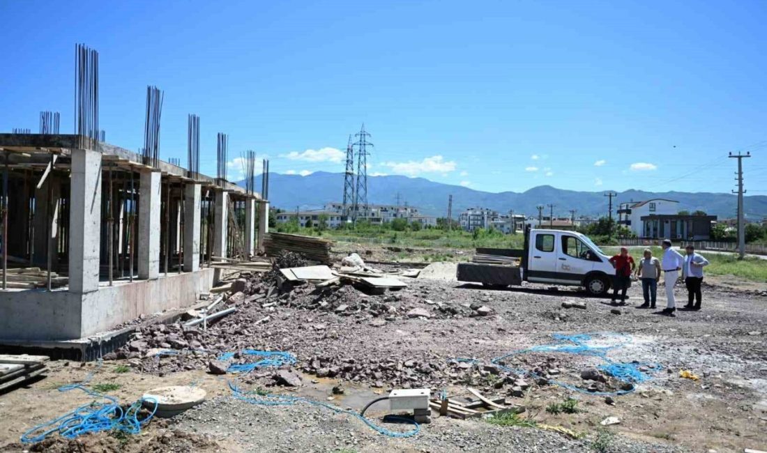 Kartepe’de inşası süren Polis Merkezi Amirliği binasındaki çalışmalar planlanan takvime