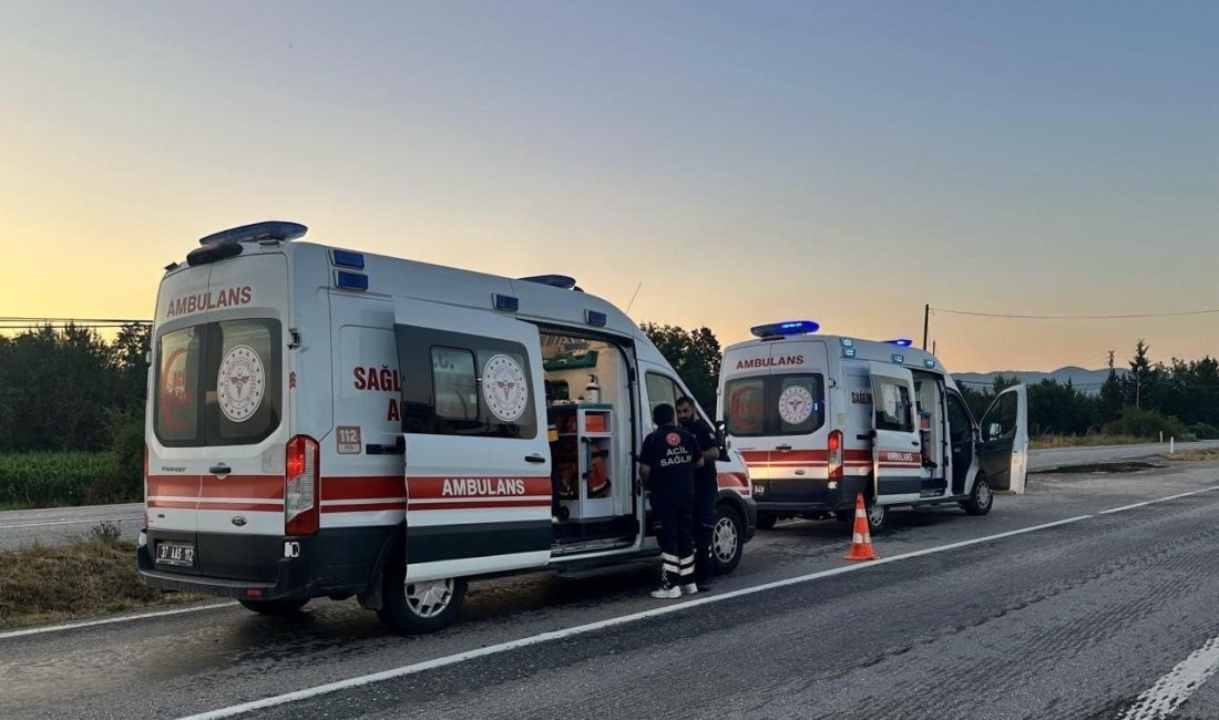 Kastamonu’da iki otomobilin çarpışması sonucu meydana gelen trafik kazasında 2