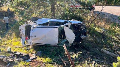 Kastamonu’nun Azdavay ilçesinde otomobilin şarampole yuvarlanması neticesinde meydana gelen kazada
