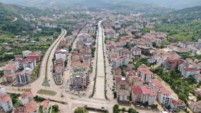 Kastamonu’da etkili olan kuvvetli sağanak nedeniyle Cide ilçesinde 12 kişi