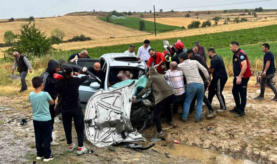 Kastamonu’nun Taşköprü ilçesinde üç aracın çarpışması neticesinde meydana gelen kazada