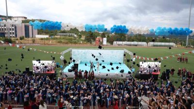 Düzce Üniversitesi tarafından düzenlenen 2025-2026 akademik yılı mezuniyet törenlerinin dördüncü