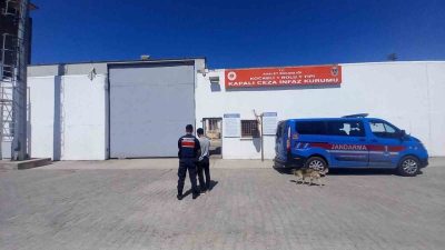 Kocaeli’de haklarında kesinleşmiş hapis cezası bulunan 2 hükümlü, JASAT ekiplerince