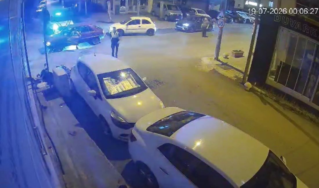 Kocaeli’de otomobil motosikletle çarpıştı: 1 yaralı Kocaeli’nin Gebze ilçesinde otomobil ile çarpışan motosikletin sürücüsü yaralandı. Güvenlik