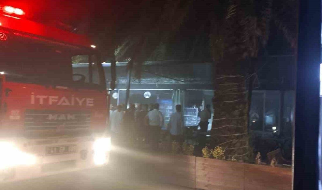 Kocaeli’nin Körfez ilçesinde bir kafenin mutfak bölümünde çıkan yangın hasara