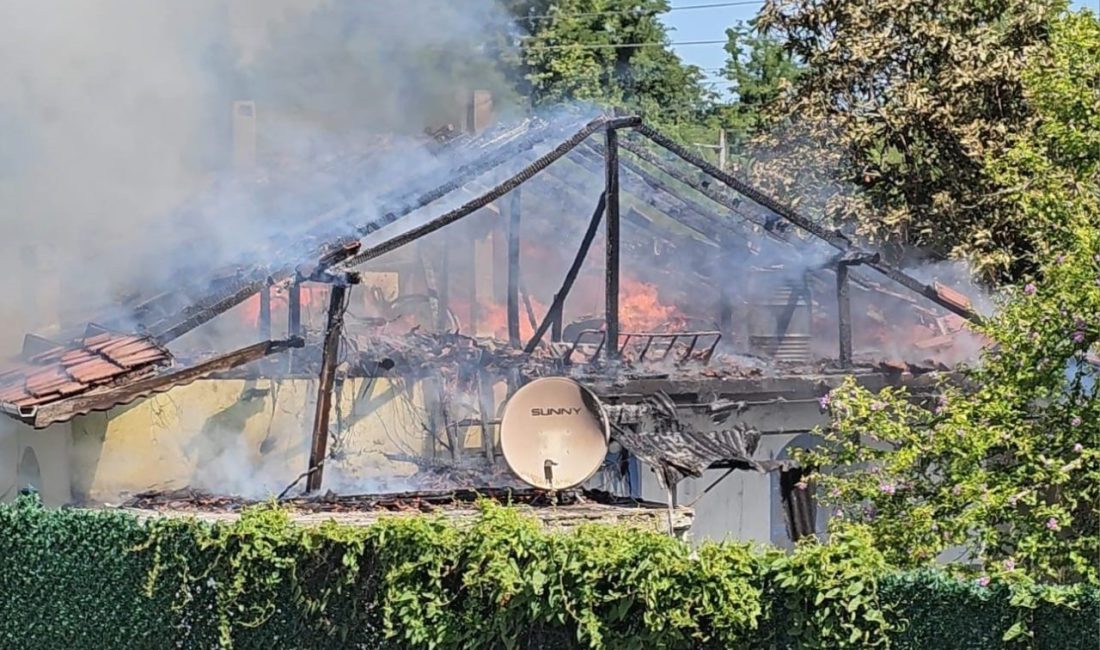 Kullanılmayan müstakil evde çıkan yangın paniğe neden oldu Sakarya’nın Sapanca ilçesinde terkedilmiş halde bulunan tek katlı müstakil bir