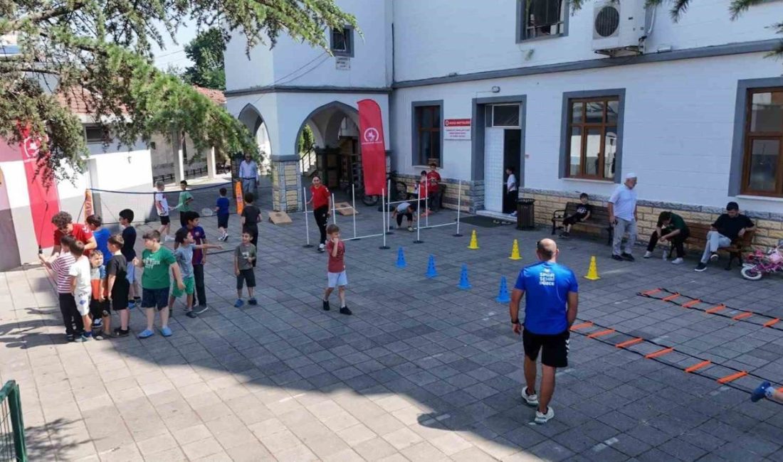 Kur’an kursu öğrencileri sporla buluştu Düzce Belediyesi Gençlik ve Spor Hizmetleri Müdürlüğünce başlatılan ve ilki
