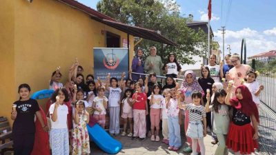 Tosya Belediyesi tarafından ilçedeki camilerde açılan yaz Kur’an kurslarında eğitim