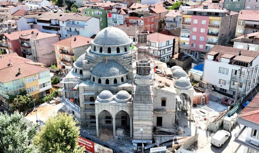 Kuruçeşme Merkez Cami gün sayıyor İzmit’te riskli yapı olduğu gerekçesiyle geçen yıl yıkılarak Kocaeli Büyükşehir