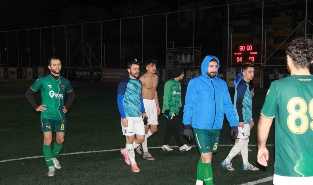 Kocaeli’de üst lige çıkacak takımın belirlenmesi için aynı anda oynanan