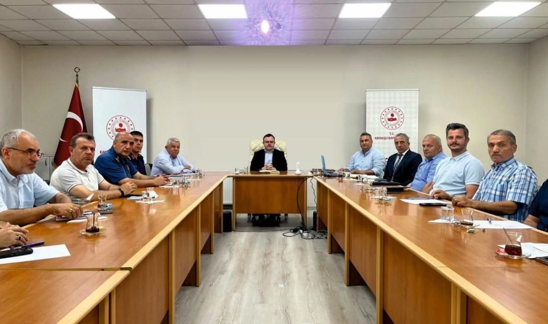 Mevsimlik tarım işçileri için toplandılar DÜZCE(İHA) – Düzce’ye doğu ve güneydoğu illerinden fındık için gelecek