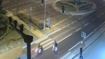 Düzce’de kara yolu üzerinde bulunan yaya geçidinde motosikletler çarpıştı. Kazada
