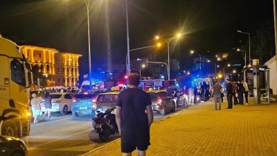 Bilecik’te kontrolden çıkarak orta refüje çarpan otomobilin takla atması sonucu