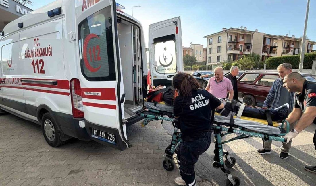 Düzce’de siteye giriş yapan otomobile çarpmamak için manevra yaptığı sırada