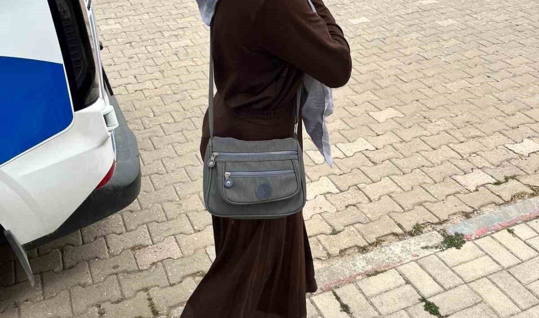 Bilecik’in Pazaryeri ilçesinde cami önünde vatandaşların dini duygularını istismar ederek