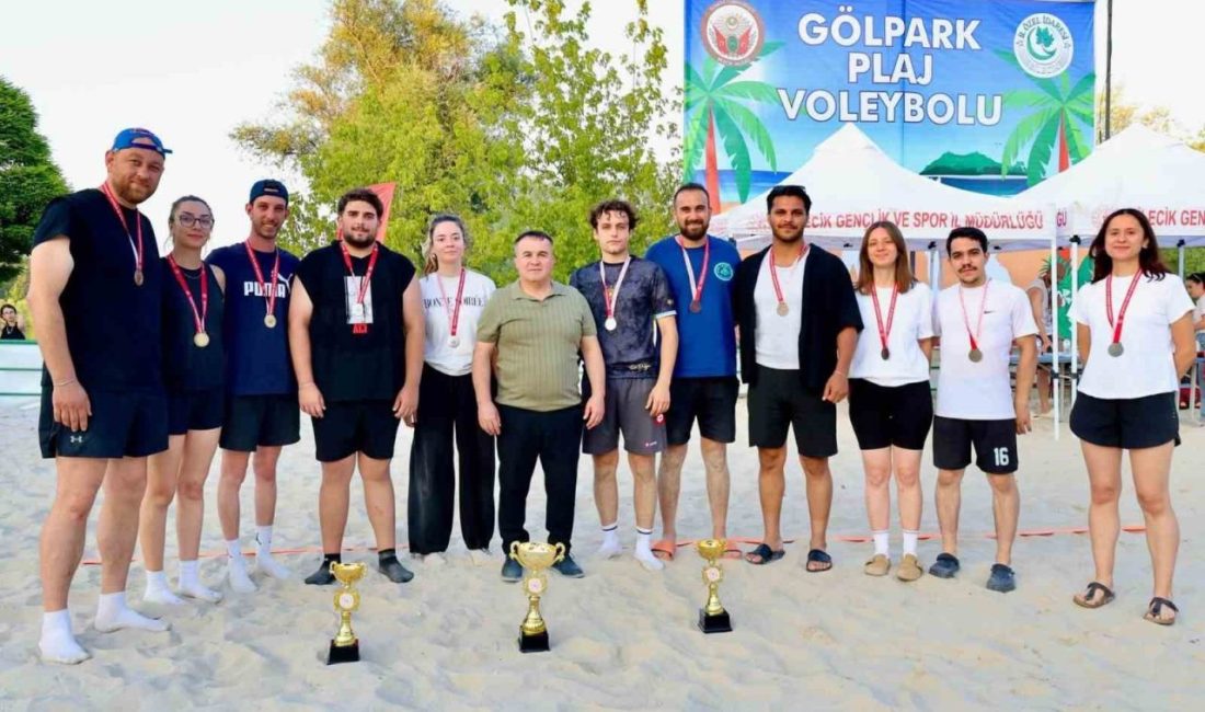 Plaj voleybolunda şampiyonlar belli oldu Bilecik’te düzenlenen Plaj Voleybolu Turnuvası’nda şampiyonlar belli oldu. Pelitözü Göleti’nde