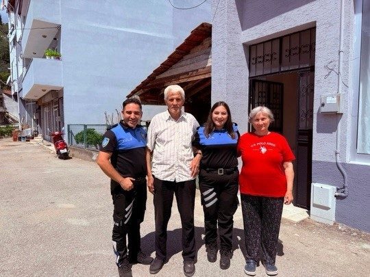 Bilecik’te polis ekipleri, gazilere vefa ziyareti gerçekleştirdi. Bilecik İl Emniyet