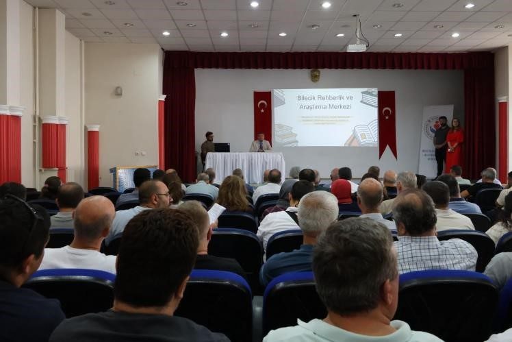 Rehberlik ve psikososyal destek masaya yatırıldı Bilecik’te okul ve kurum yöneticilerine yönelik düzenlenen rehberlik ve psikososyal