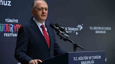 Sakarya’da düzenlenen Türkiye Kültür Yolu Festivali’nin açılışında konuşan Kültür ve
