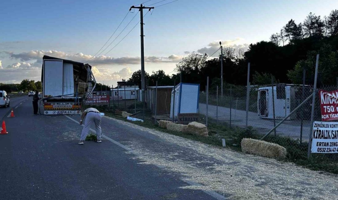 Sakarya’da tır ile çarpışan işçi midibüsü devrildi: 13 yaralı Sakarya’nın Adapazarı ilçesi D 650 karayolunda saman yüklü tır ile