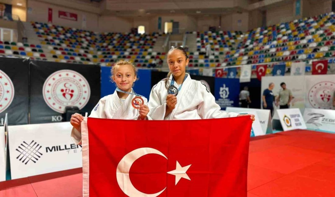 Sakarya Büyükşehir Belediyesi Spor Kulübü sporcuları, Kocaeli’de katıldıkları yağlı güreş