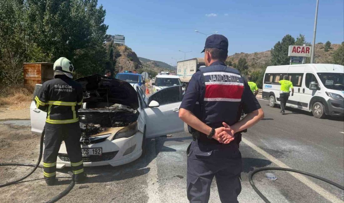 Seyir halindeki otomobil bir anda alev aldı Bilecik’te seyir halindeki otomobil bir anda alev aldı. Bilecik’ten Eskişehir