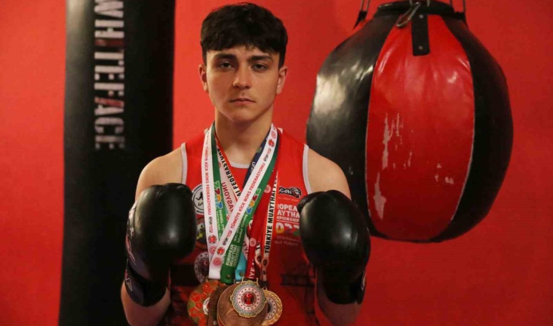 Sokaktan geçerken gördüğü spor salonu hayatını değiştirdi: Şimdi dünya şampiyonluğu peşinde Kastamonu’da 10 yıl önce sokaktan geçerken gördüğü spor salonuna girerek