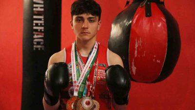 Kastamonu’da 10 yıl önce sokaktan geçerken gördüğü spor salonuna girerek