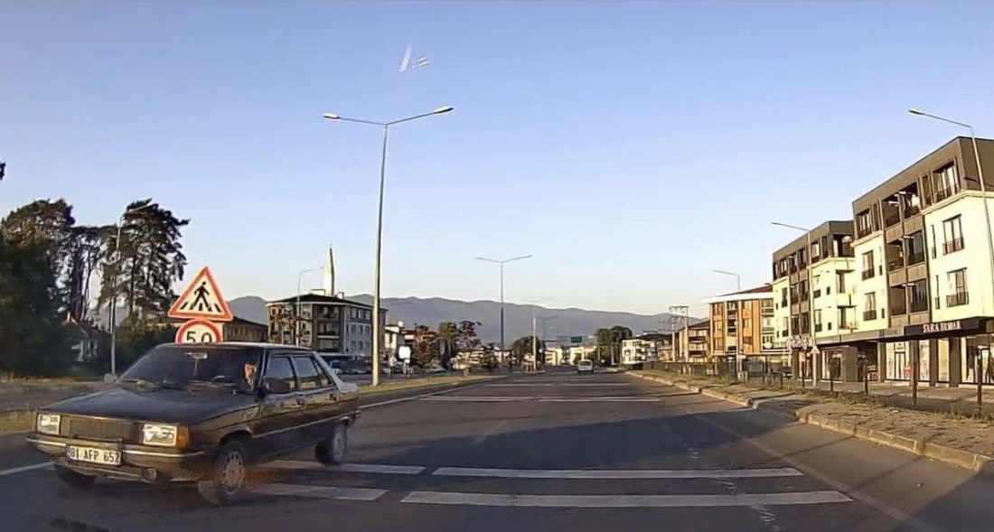 Düzce’de ters şeritten ilerleyen sürücüye 90 bin lira ceza yazıldı.