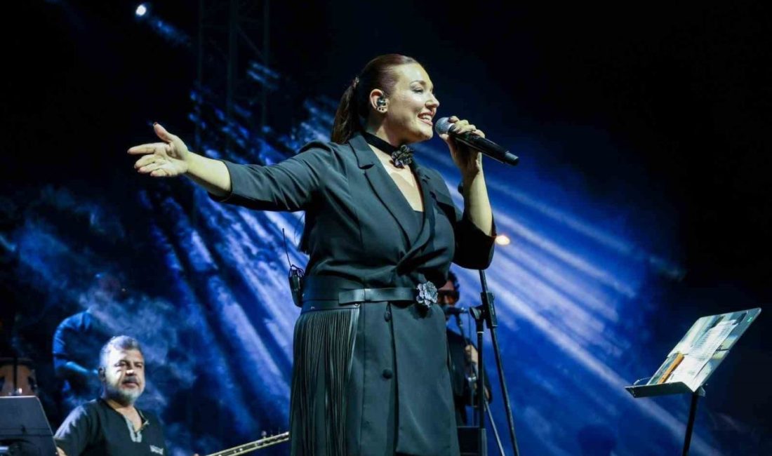 Tuğçe Kandemir Bileciklileri coşturdu Bilecik Pelitözü Göleti’nde düzenlenen Gölpark Fest 2026, Tuğçe Kandemir konseriyle