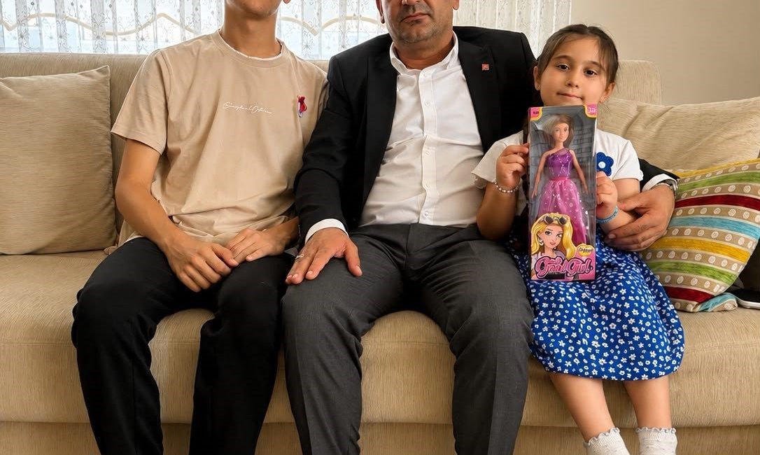 TYT tam puan alan Abdullah Uslu’ya ziyaret CHP Bilecik İl Başkanı Kazım Yağmur, Yükseköğretim Kurumları Sınavı (YKS)