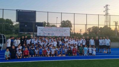 Sakarya’nın Akyazı ilçesinde Akyazı Balkan Göçmenleri Derneği ile Akyazı Futbol