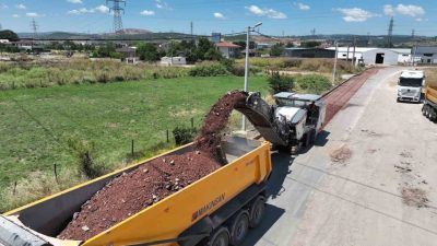 Kartepe Uzunbey Mahallesi’nin ana ulaşım güzergahı olan Reform Caddesi’nde üstyapı