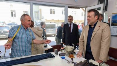 Bilecik Valisi Faik Oktay Sözer, esnaf ve vatandaşla bir araya